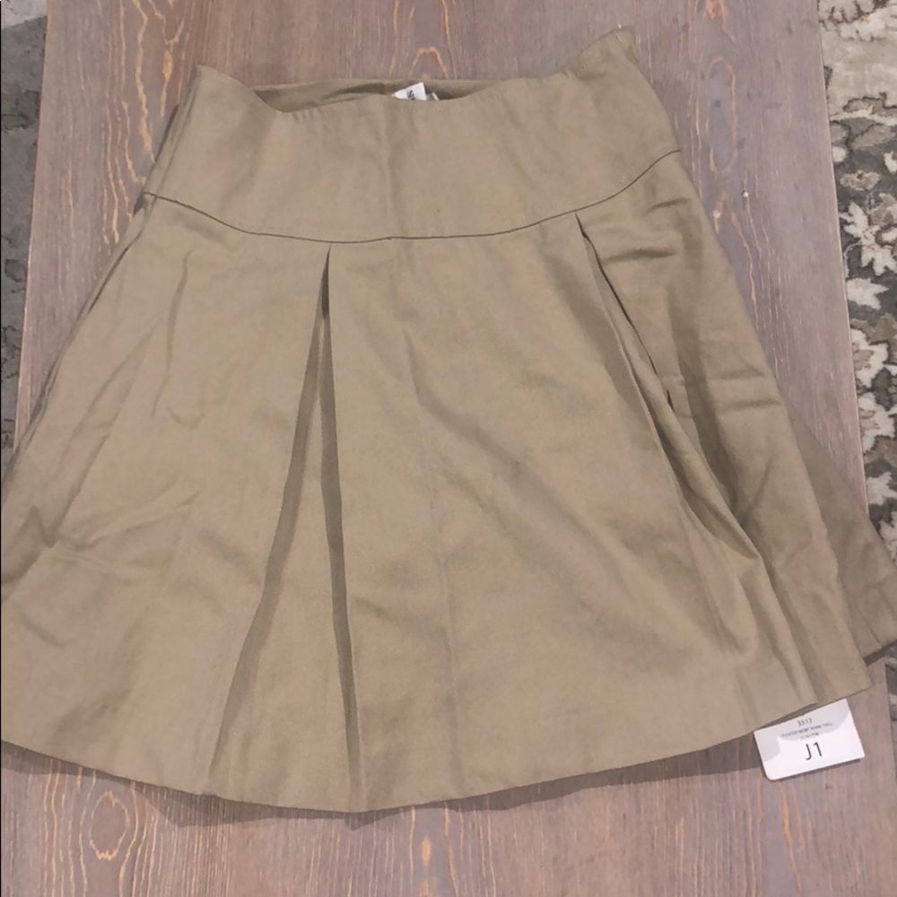 Kahki Dennis uniform skirt🌶5 for 40$🌶